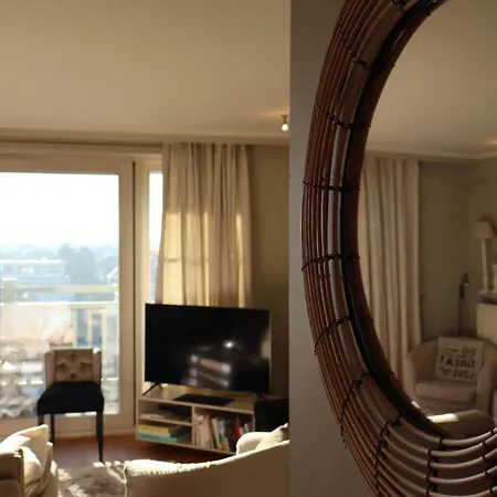 Newport Bay Apartment *